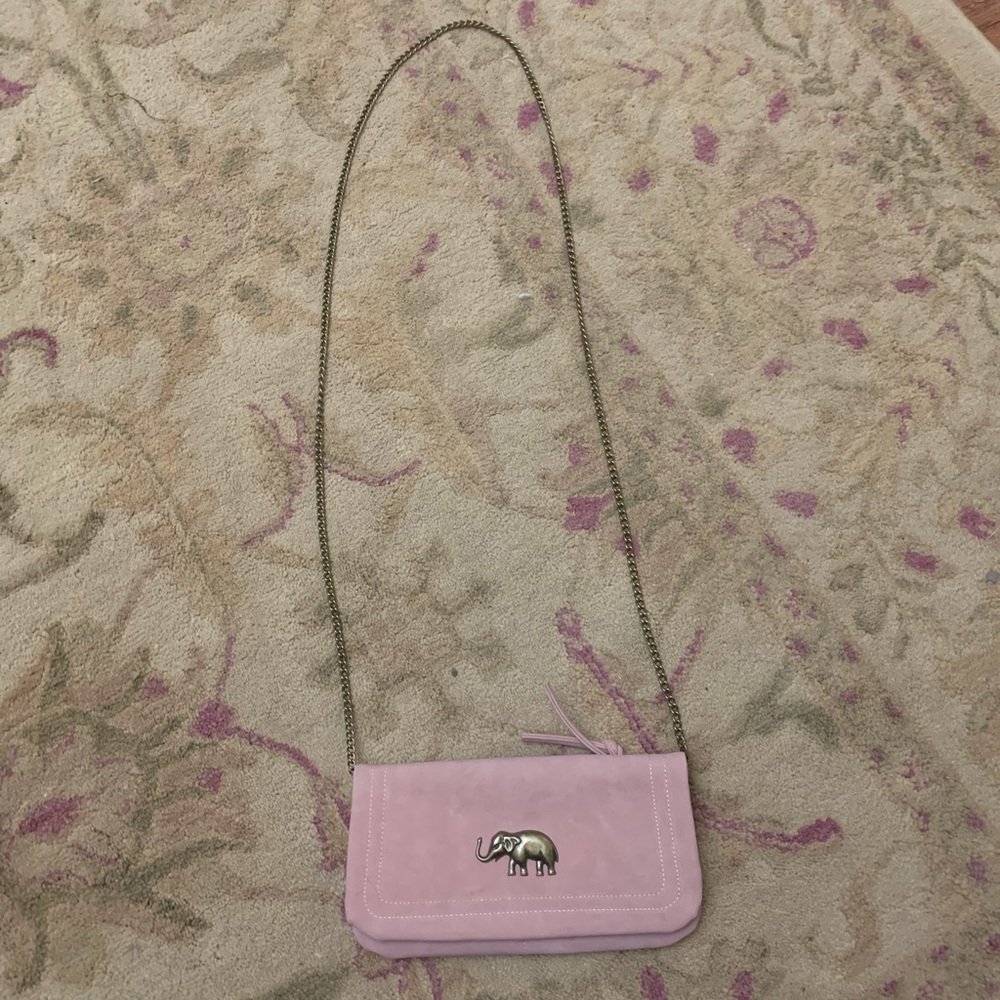 Clutch with elephant hardware